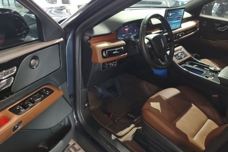 Used Lincoln Aviator 2023 3.0T V6 All-Wheel-Drive Zunya Cruise Version Six Seats Driver Seat