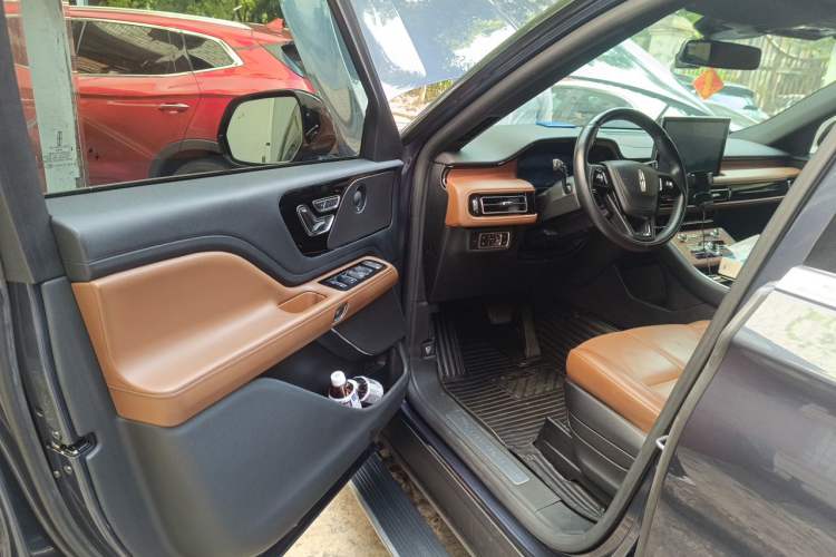 Used Lincoln Aviator 2023 3.0T V6 All-Wheel-Drive Zunya Cruise Version Six Seats Driver Seat