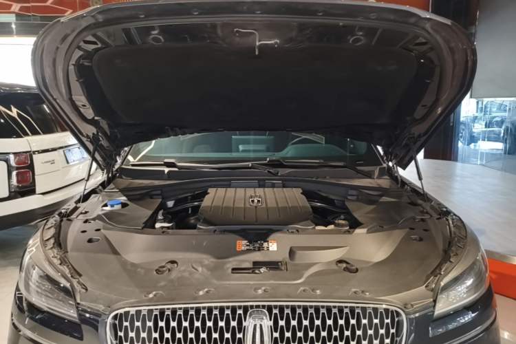 Used Lincoln Aviator 2023 3.0T V6 All-Wheel-Drive Zunya Cruise Version Six Seats Engine Bay