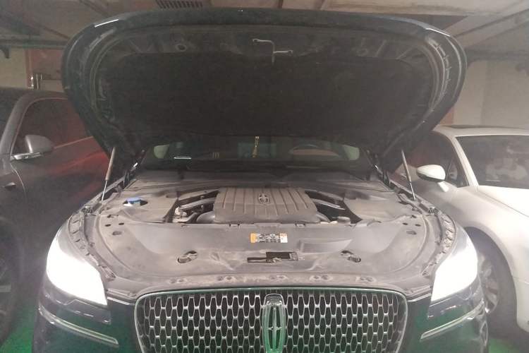Used Lincoln Aviator 2023 3.0T V6 Four-Wheel Drive Luxury Cruise Version Six Seats Engine Bay