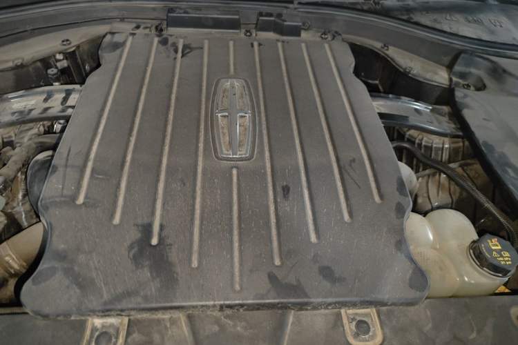 Used Lincoln Aviator 2023 3.0T V6 All-Wheel-Drive Zunya Cruise Version Six Seats Engine Bay
