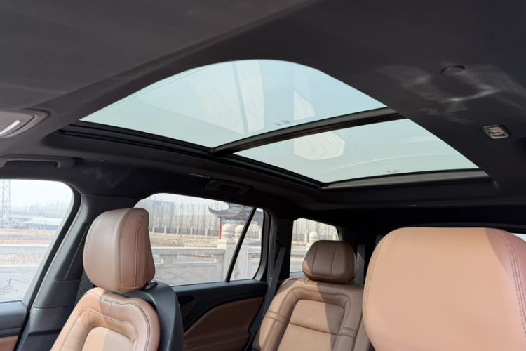 Used Lincoln Aviator 2023 3.0T V6 All-Wheel Drive Zunya Cruise Version 7 Seats Headliner