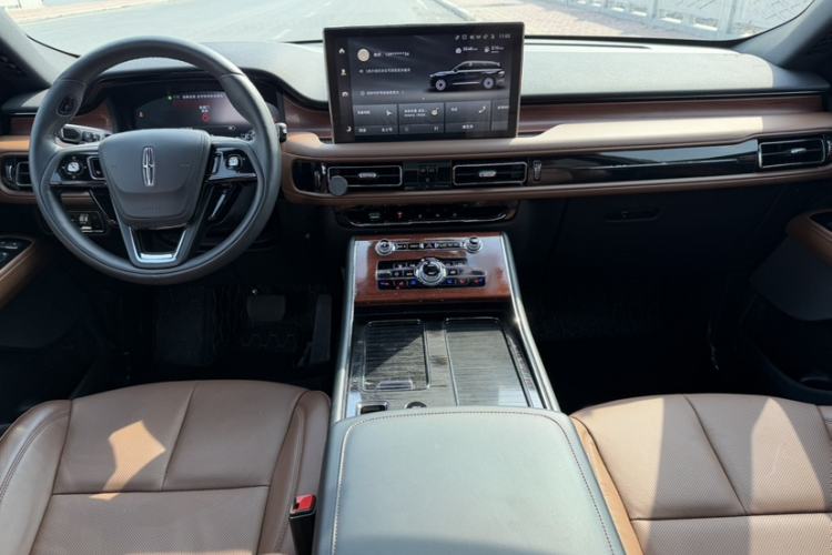 Used Lincoln Aviator 2023 3.0T V6 All-Wheel Drive Zunya Cruise Version 7 Seats Interior 2