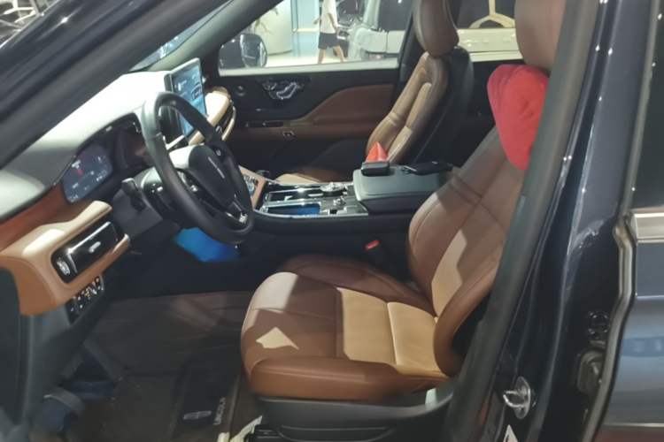 Used Lincoln Aviator 2023 3.0T V6 All-Wheel-Drive Zunya Cruise Version Six Seats Left Front Seat