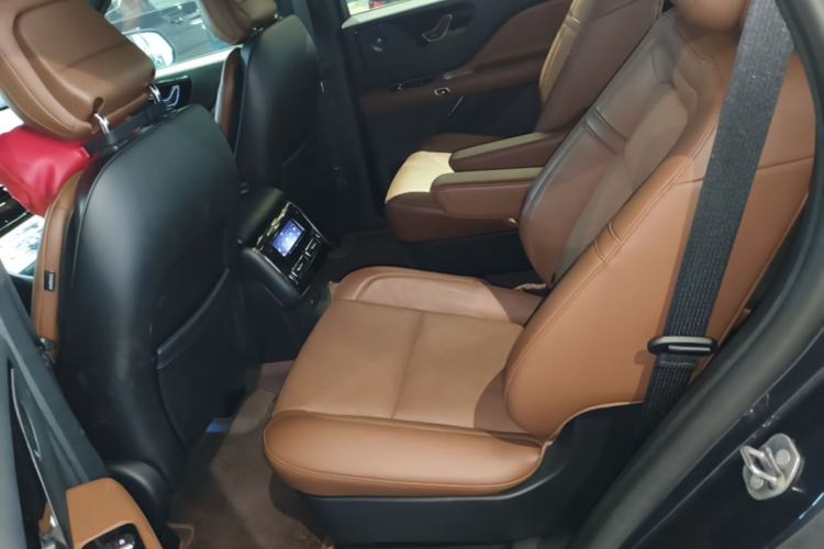 Used Lincoln Aviator 2023 3.0T V6 All-Wheel-Drive Zunya Cruise Version Six Seats Left Rear Seat