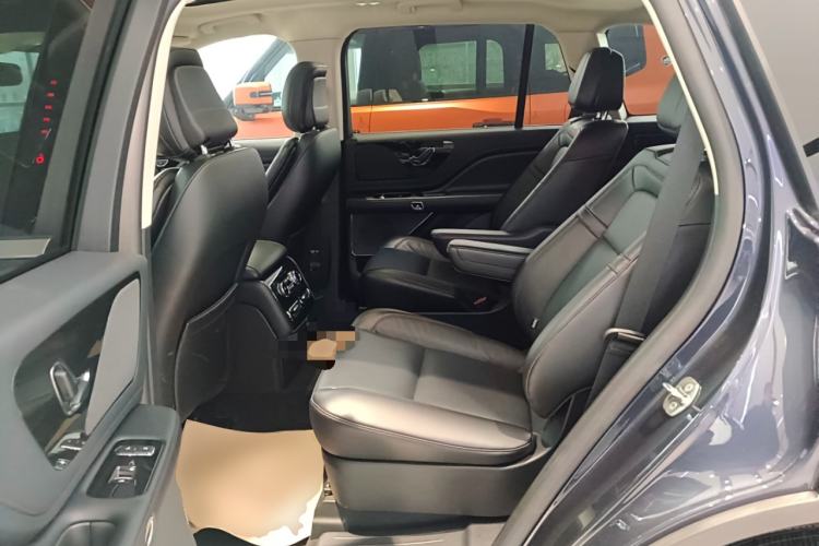 Used Lincoln Aviator 2023 3.0T V6 Four-Wheel Drive Luxury Cruise Version Six Seats Left Rear Seat