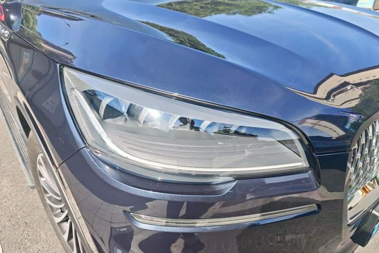 Used Lincoln Aviator 2023 3.0T V6 All-Wheel-Drive Zunya Cruise Version Six Seats Right Front Headlight