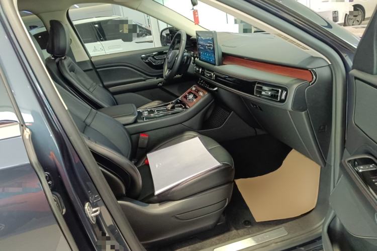 Used Lincoln Aviator 2023 3.0T V6 Four-Wheel Drive Luxury Cruise Version Six Seats Right Front Seat