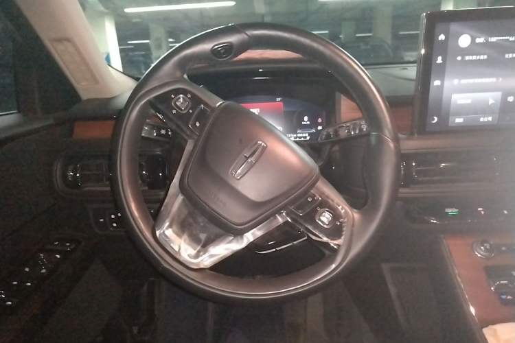 Used Lincoln Aviator 2023 3.0T V6 Four-Wheel Drive Luxury Cruise Version Six Seats Steering Wheel
