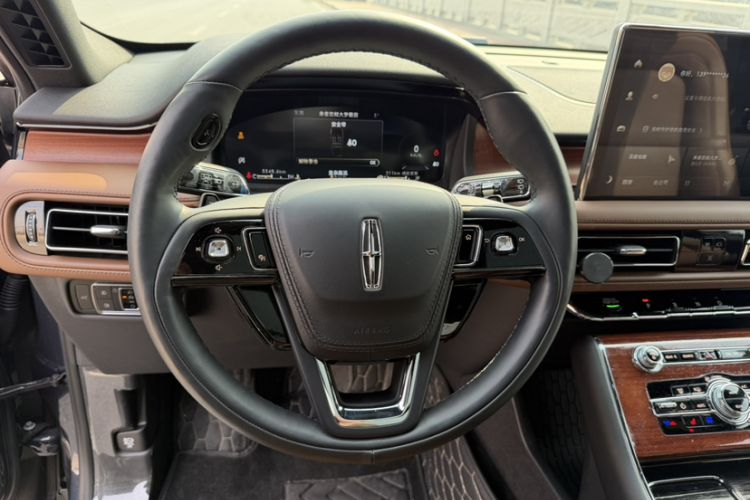 Used Lincoln Aviator 2023 3.0T V6 All-Wheel Drive Zunya Cruise Version 7 Seats Steering Wheel