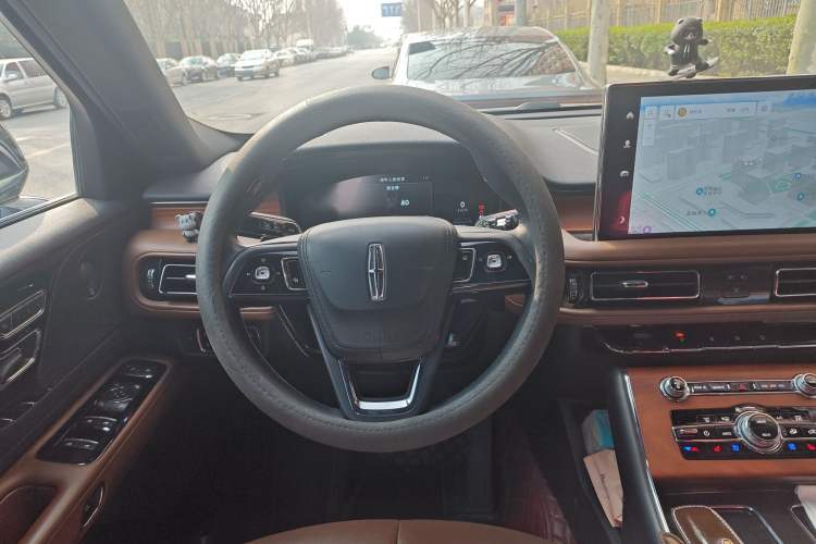 Used Lincoln Aviator 2023 3.0T V6 All-Wheel-Drive Zunya Cruise Version Six Seats Steering Wheel
