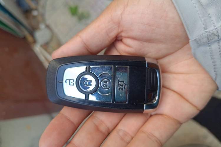 Used Lincoln Aviator 2023 3.0T V6 All-Wheel-Drive Zunya Cruise Version Six Seats Vehicle Key
