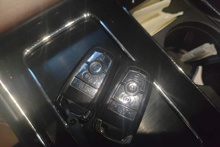 Used Lincoln Aviator 2023 3.0T V6 All-Wheel-Drive Zunya Cruise Version Six Seats Vehicle Key