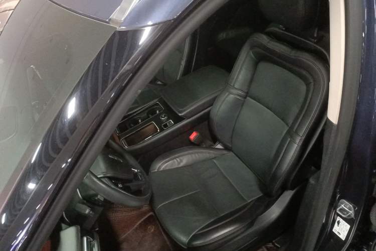 Used Lincoln Aviator 2023 3.0T V6 Four-Wheel Drive Luxury Cruise Version Six Seats Left Front Seat