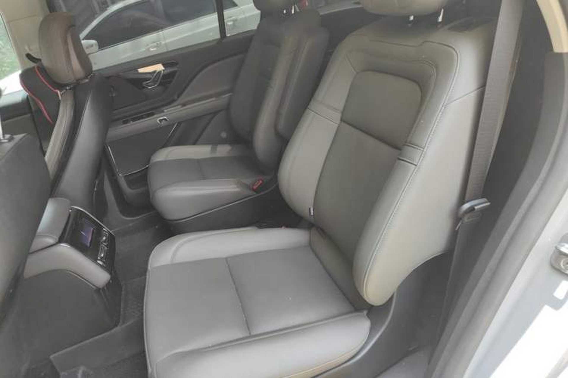 Used Lincoln Aviator 2023 3.0T V6 All-Wheel-Drive Zunya Cruise Version Six Seats Left Rear Seat