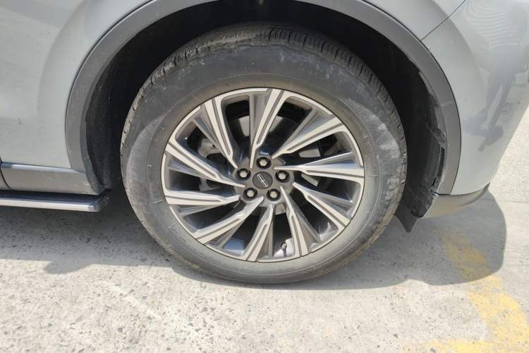 Used Lincoln Aviator 2023 3.0T V6 All-Wheel-Drive Zunya Cruise Version Six Seats Right Front Wheel Hub