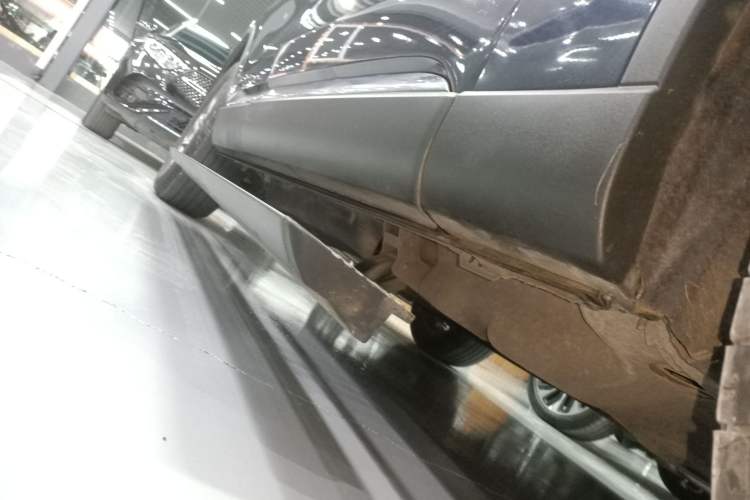 Used Lincoln Aviator 2023 3.0T V6 Four-Wheel Drive Luxury Cruise Version Six Seats Right Side Sill