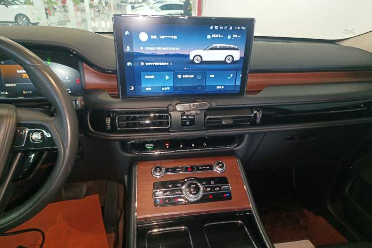 Used Lincoln Aviator 2023 3.0T V6 Four-Wheel Drive Luxury Cruise Version Six Seats Audio And AC Panel