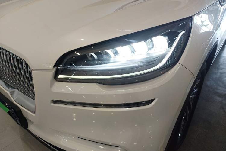Used Lincoln Aviator 2023 3.0T V6 Four-Wheel Drive Luxury Cruise Version Six Seats Left Front Headlight