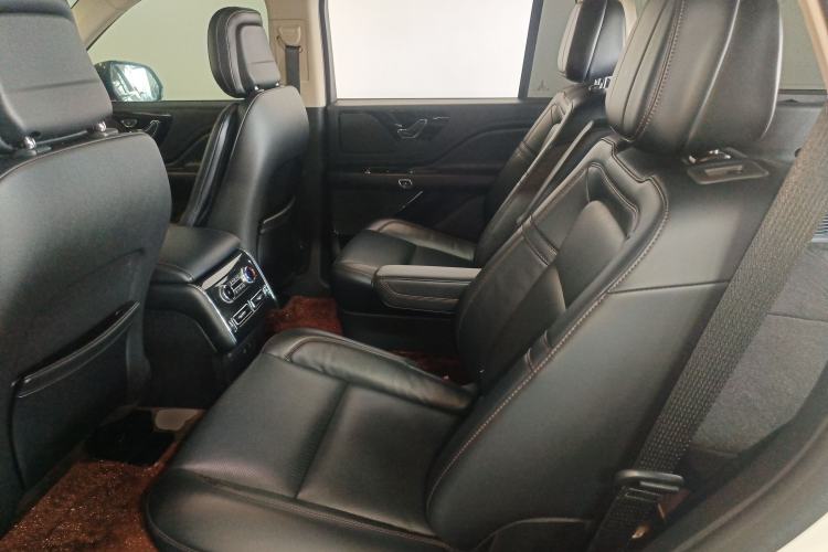 Used Lincoln Aviator 2023 3.0T V6 Four-Wheel Drive Luxury Cruise Version Six Seats Left Rear Seat