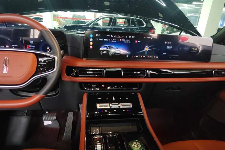 Used Lincoln Aviator 2024 3.0T V6 All-Wheel-Drive Elegance Edition Six Seats Audio And AC Panel