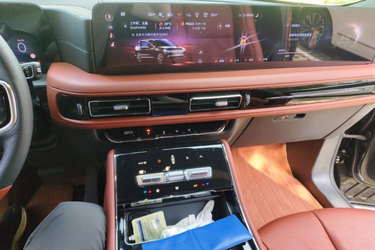 Used Lincoln Aviator 2024 3.0T V6 All-Wheel-Drive Elegance Edition Six Seats Audio And AC Panel