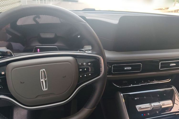 Used Lincoln Aviator 2024 3.0T V6 All-Wheel-Drive Elegance Edition Six Seats Center Console