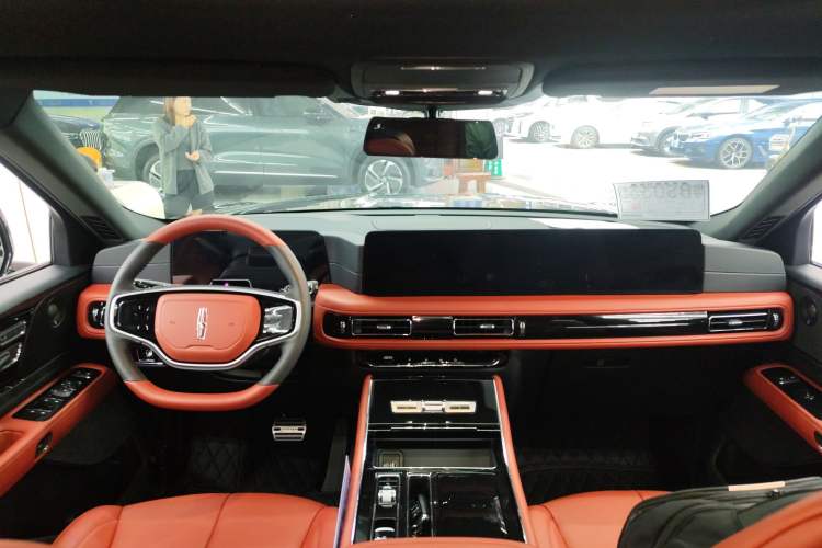 Used Lincoln Aviator 2024 3.0T V6 All-Wheel-Drive Elegance Edition Six Seats Center Console
