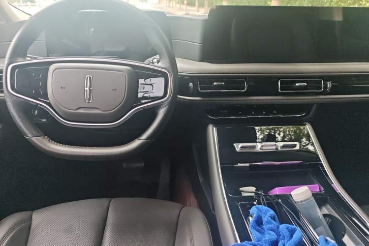 Used Lincoln Aviator 2024 3.0T V6 All-Wheel-Drive Elegance Edition Six Seats Center Console