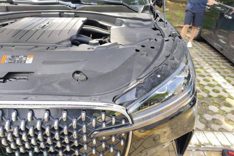 Used Lincoln Aviator 2024 3.0T V6 All-Wheel-Drive Elegance Edition Six Seats Engine Bay Left