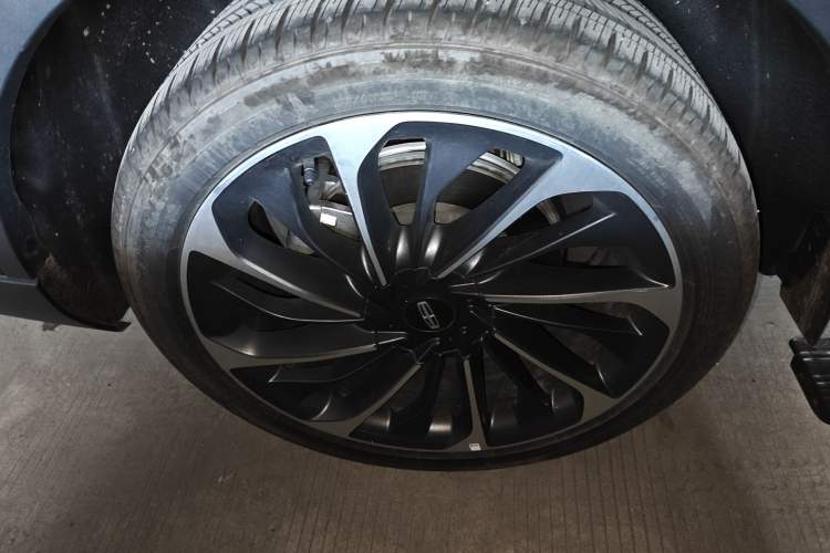 Used Lincoln Aviator 2024 3.0T V6 All-Wheel-Drive Luxury Edition Six Seats Exterior 8
