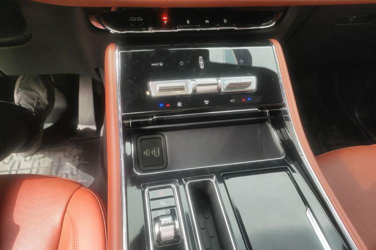 Used Lincoln Aviator 2024 3.0T V6 Four-Wheel Drive Elegance Edition Seven Seats Gear Lever