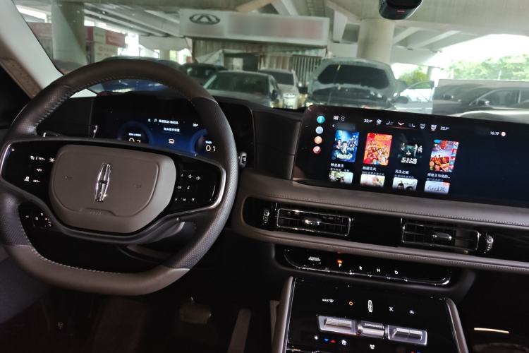 Used Lincoln Aviator 2024 3.0T V6 All-Wheel-Drive Luxury Edition Six Seats Interior 2