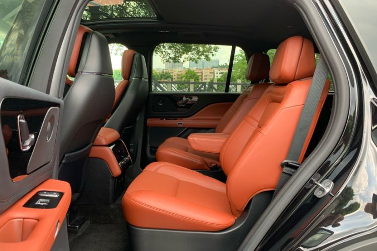 Used Lincoln Aviator 2024 3.0T V6 All-Wheel-Drive Luxury Edition Six Seats Interior 5