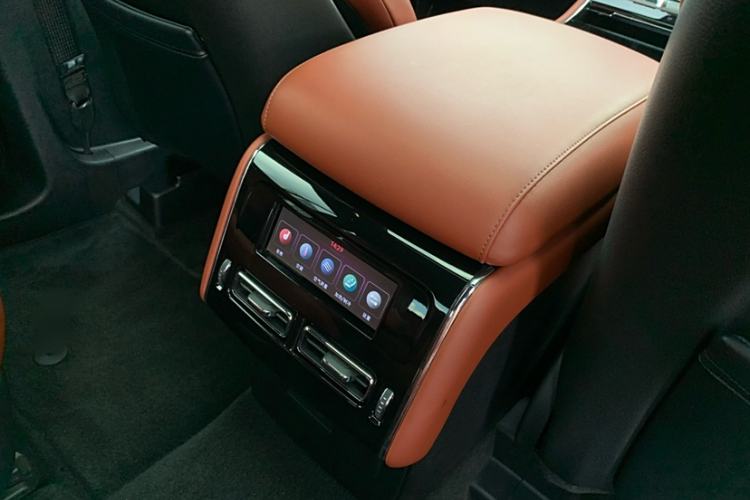 Used Lincoln Aviator 2024 3.0T V6 All-Wheel-Drive Luxury Edition Six Seats Interior 9