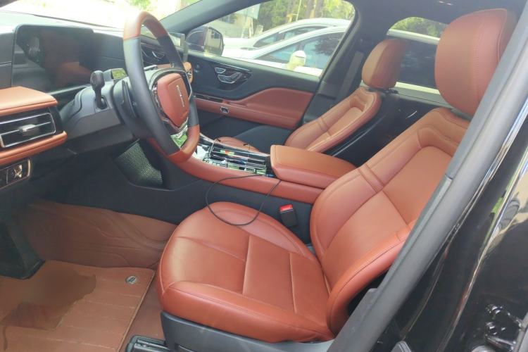 Used Lincoln Aviator 2024 3.0T V6 All-Wheel-Drive Elegance Edition Six Seats Left Front Seat