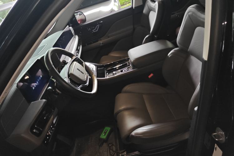 Used Lincoln Aviator 2024 3.0T V6 All-Wheel-Drive Luxury Edition Six Seats Left Front Seat