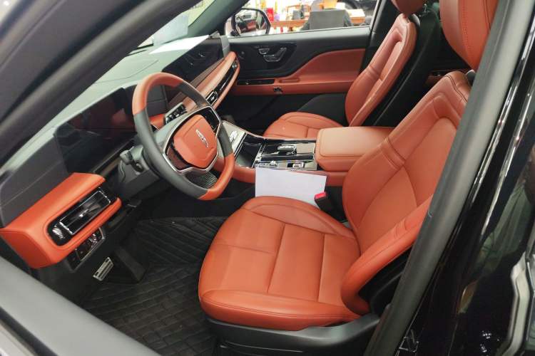 Used Lincoln Aviator 2024 3.0T V6 All-Wheel-Drive Elegance Edition Six Seats Left Front Seat