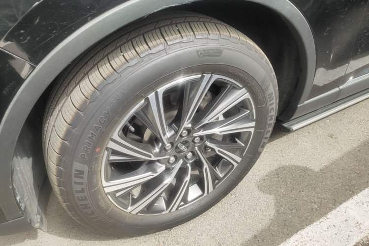 Used Lincoln Aviator 2024 3.0T V6 Four-Wheel Drive Elegance Edition Seven Seats Left Front Wheel Hub