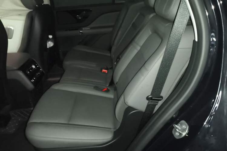 Used Lincoln Aviator 2024 3.0T V6 Four-Wheel Drive Elegant Edition 7 Seats Left Rear Seat