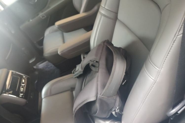 Used Lincoln Aviator 2024 3.0T V6 All-Wheel-Drive Elegance Edition Six Seats Left Rear Seat