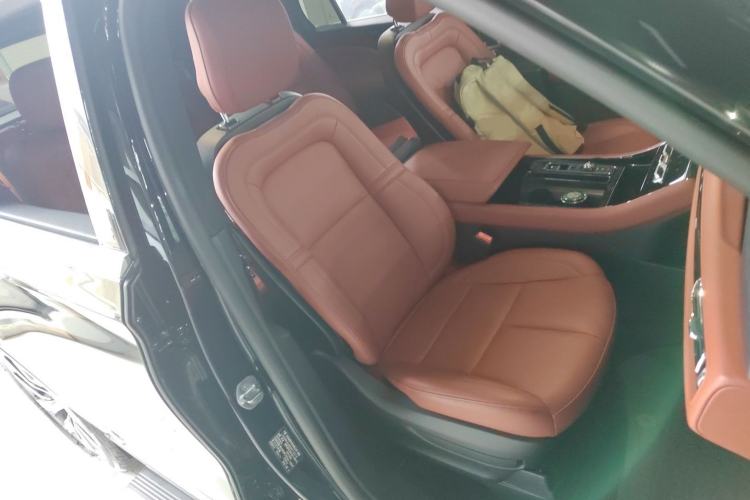 Used Lincoln Aviator 2024 3.0T V6 All-Wheel-Drive Elegance Edition Six Seats Right Front Seat