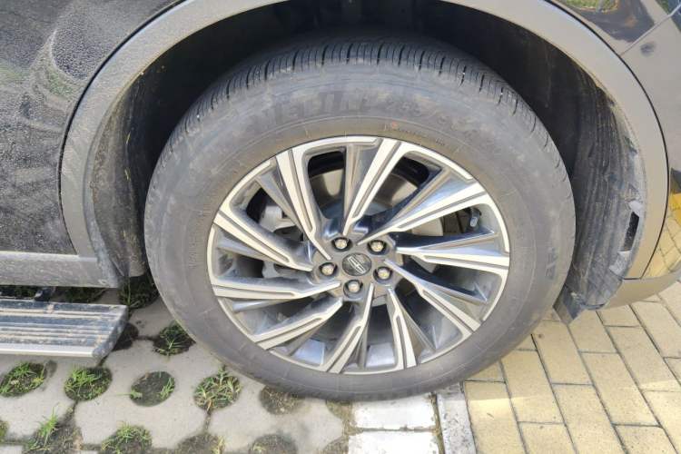 Used Lincoln Aviator 2024 3.0T V6 All-Wheel-Drive Elegance Edition Six Seats Right Front Wheel Hub