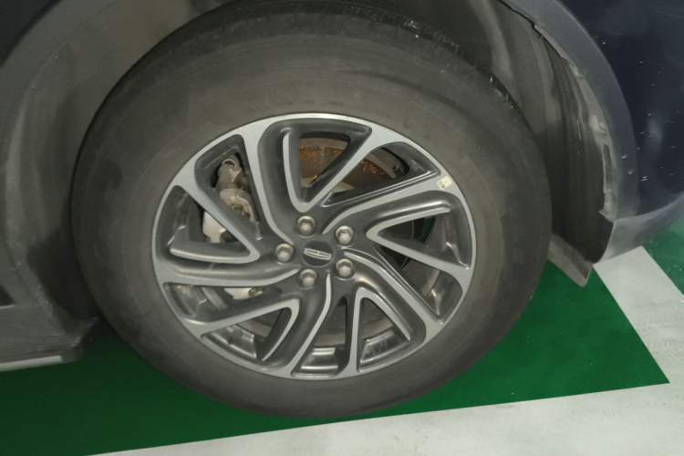 Used Lincoln Aviator 2024 3.0T V6 Four-Wheel Drive Elegant Edition 7 Seats Right Front Wheel Hub