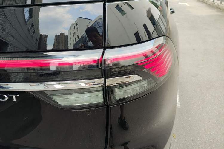 Used Lincoln Aviator 2024 3.0T V6 All-Wheel-Drive Elegance Edition Six Seats Right Rear Taillight
