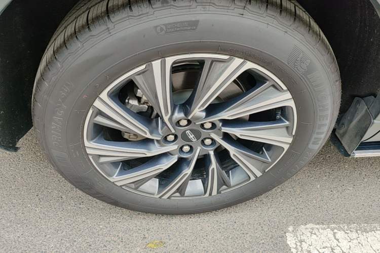 Used Lincoln Aviator 2024 3.0T V6 All-Wheel-Drive Elegance Edition Six Seats Right Rear Wheel Hub
