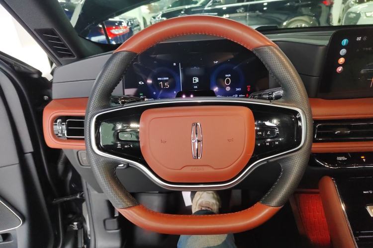 Used Lincoln Aviator 2024 3.0T V6 All-Wheel-Drive Elegance Edition Six Seats Steering Wheel