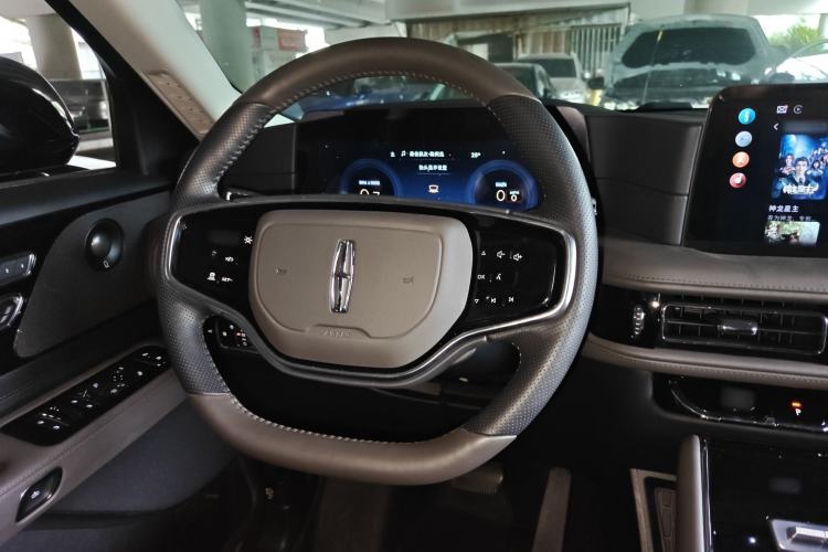Used Lincoln Aviator 2024 3.0T V6 All-Wheel-Drive Luxury Edition Six Seats Steering Wheel