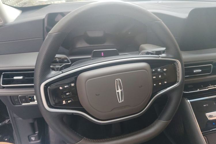 Used Lincoln Aviator 2024 3.0T V6 All-Wheel-Drive Elegance Edition Six Seats Steering Wheel