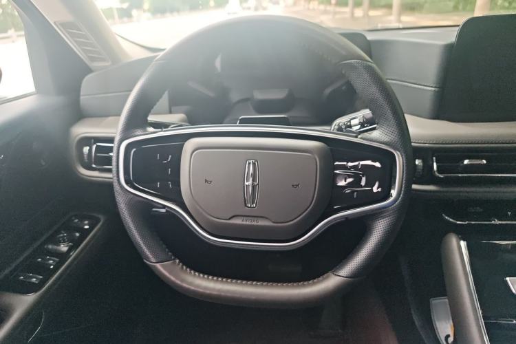 Used Lincoln Aviator 2024 3.0T V6 All-Wheel-Drive Elegance Edition Six Seats Steering Wheel